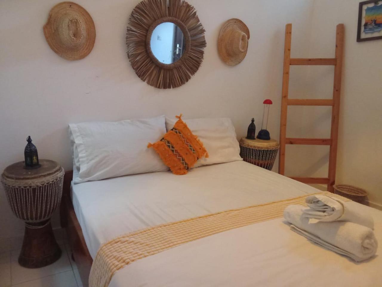 Surfer Rosa Hostel Tamraght Esterno foto